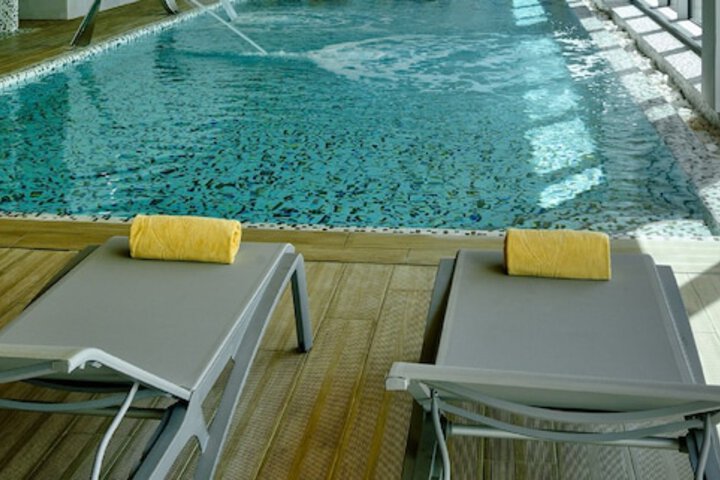 Pool 51 of 86
