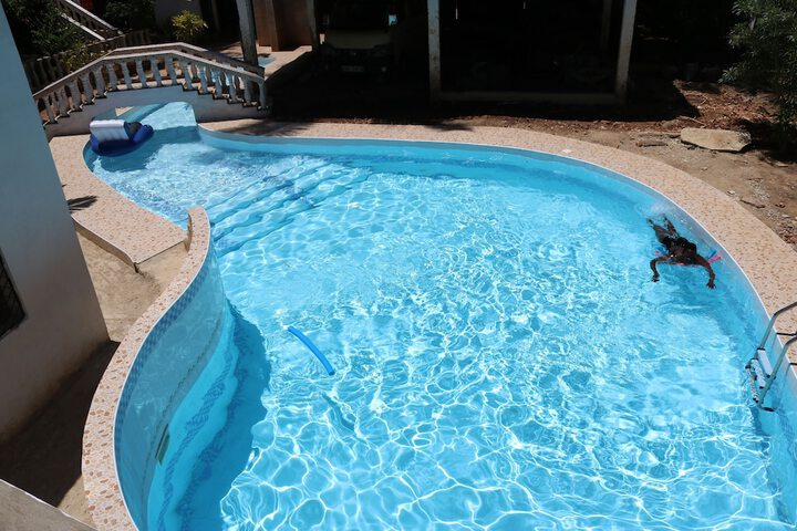 Pool 9 of 15