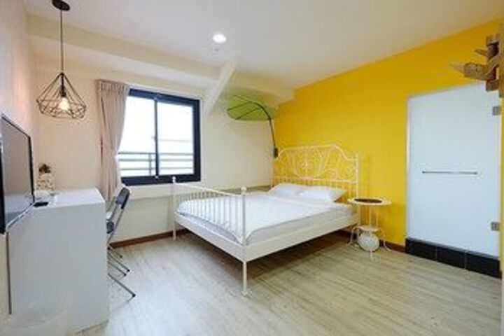 Room 11 of 19