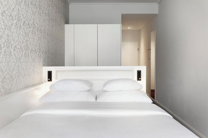 Room 31 of 63