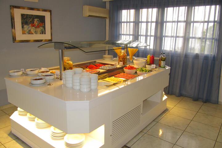 Dining 2 of 21