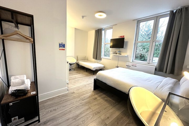 Room 6 of 36
