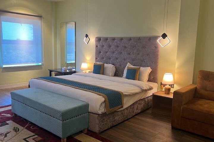 Room 13 of 40