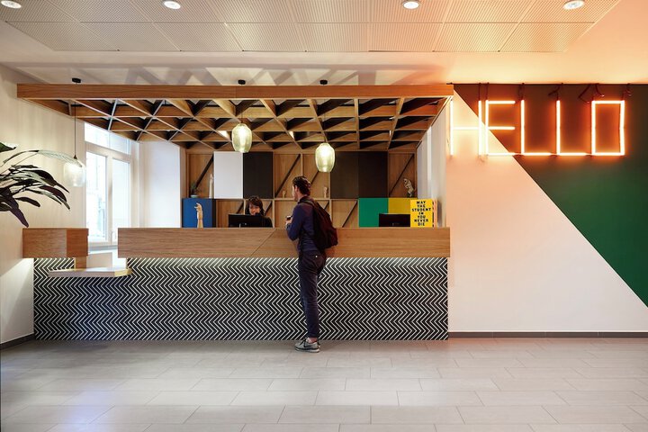 Check-in/check-out kiosk