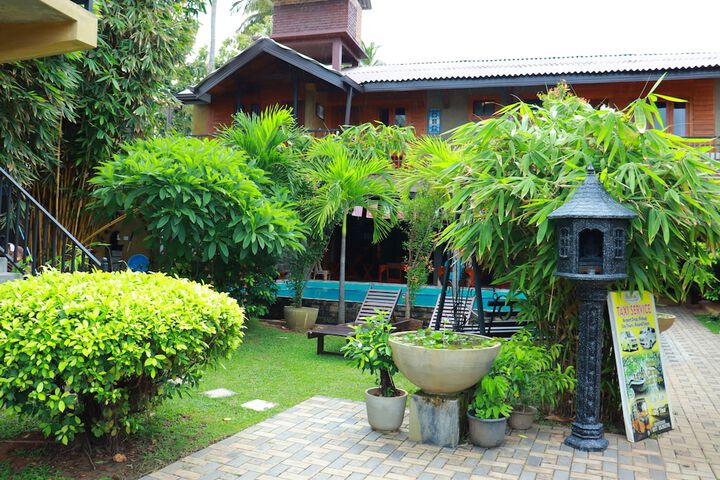 Hotel Exterior 65 of 67