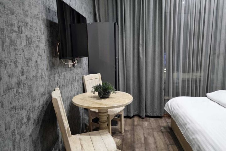 Room 17 of 31