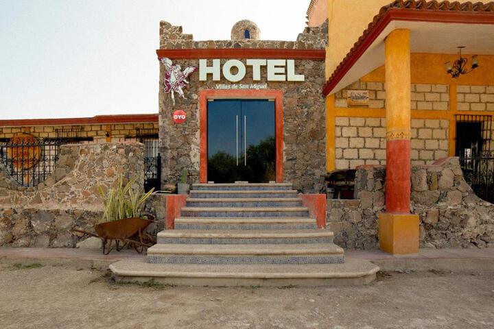 Exterior of Hotel Villas De San Miguel Media Luna