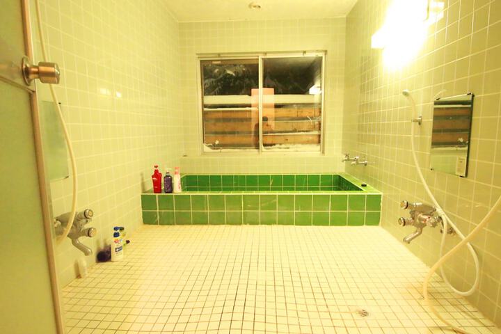 Room 15 of 32