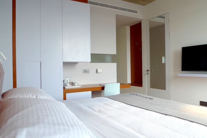 Room 19 of 58