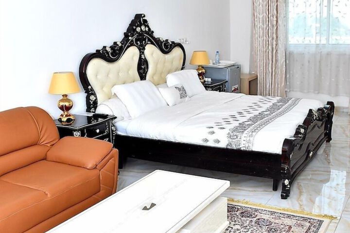 Room 8 of 29