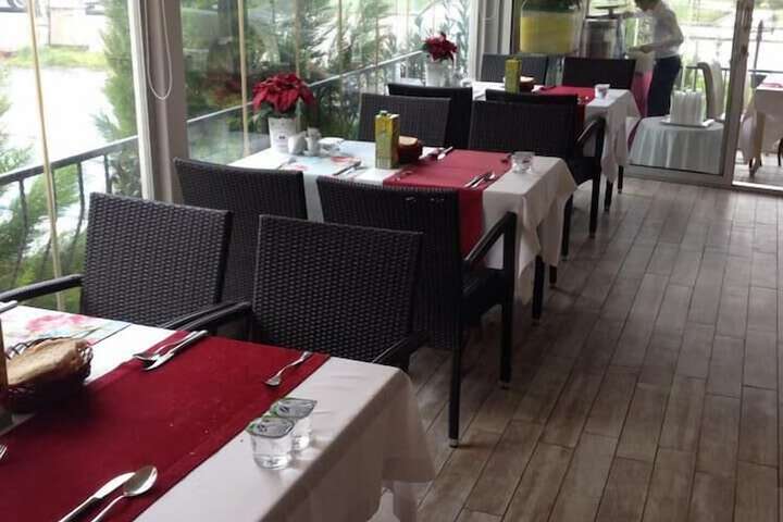 Dining 45 of 69