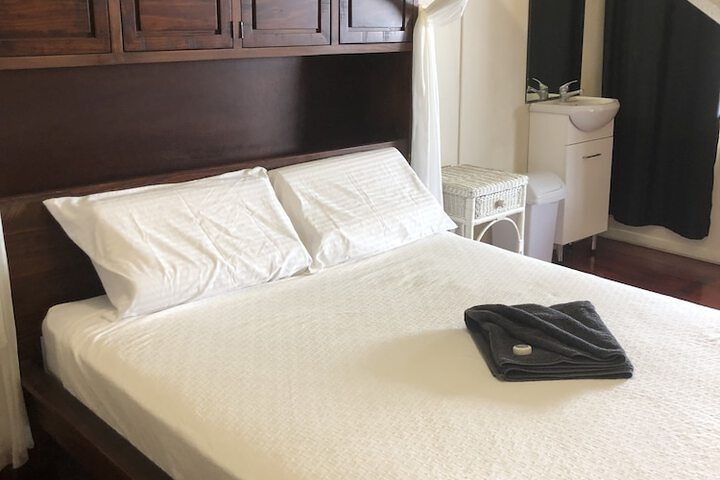 Room 8 of 18