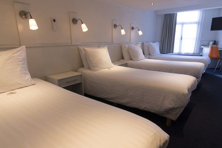 Room 8 of 60