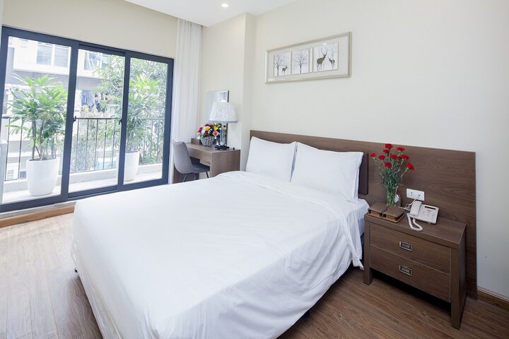 Room 5 of 12