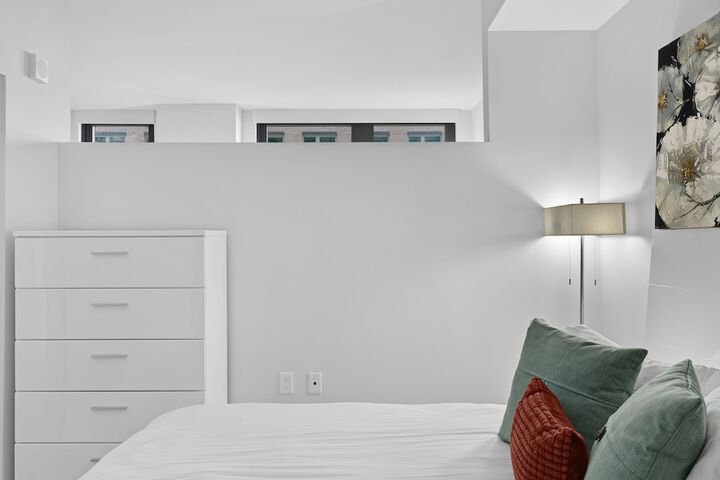 Room 18 of 150