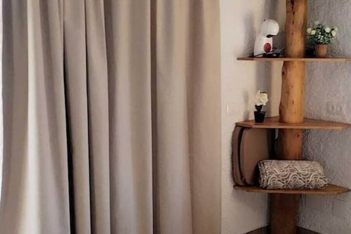 Room 8 of 120