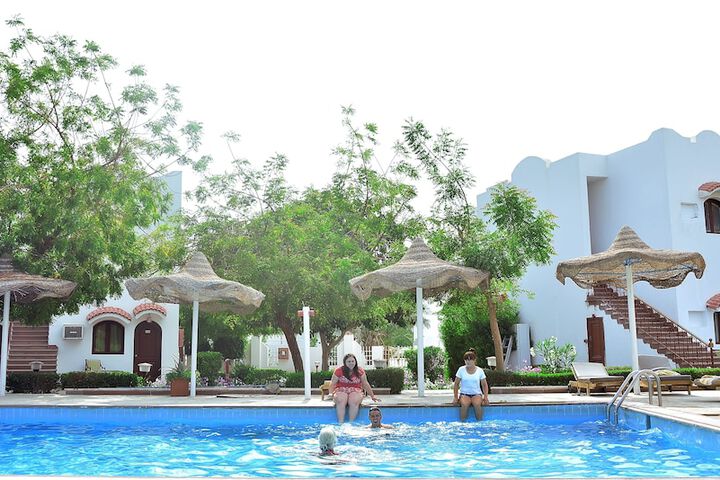 Pool 32 of 42