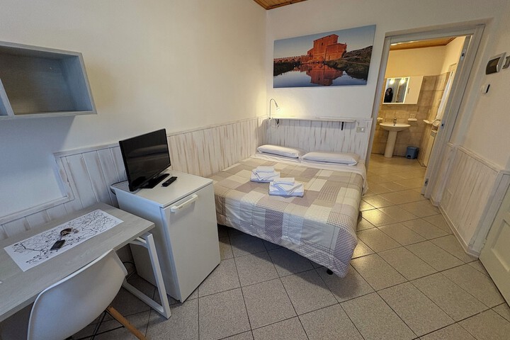 Room 6 of 62