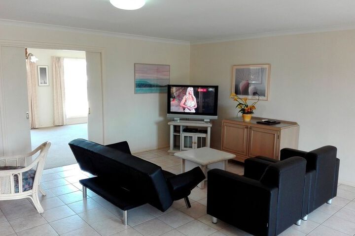 Room 12 of 38