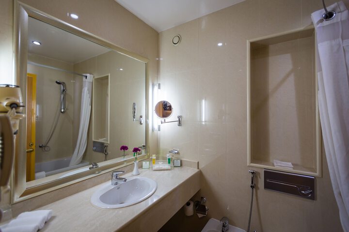 Room 42 of 109