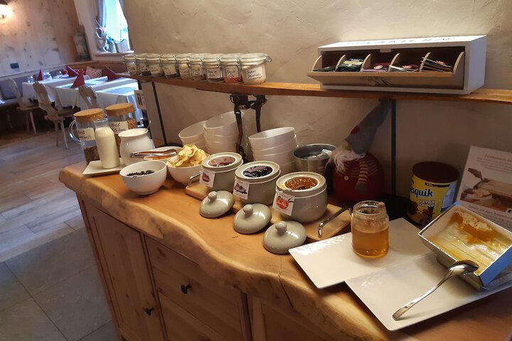Breakfast/Coffee Service 131 of 172