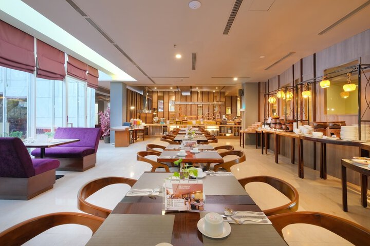 Dining Photos