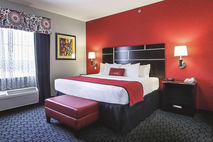 1 King Bed (15 of 16)