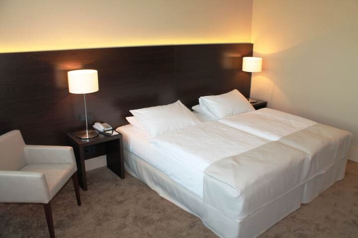 Room 8 of 46