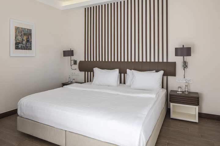 Room 10 of 105
