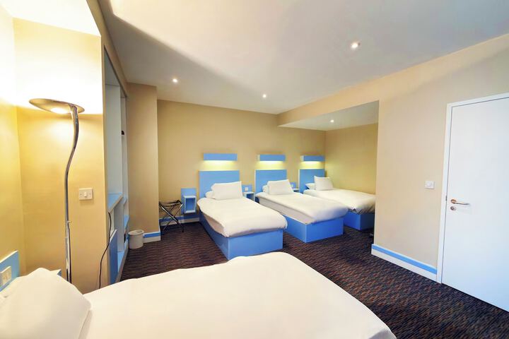 Room 46 of 80