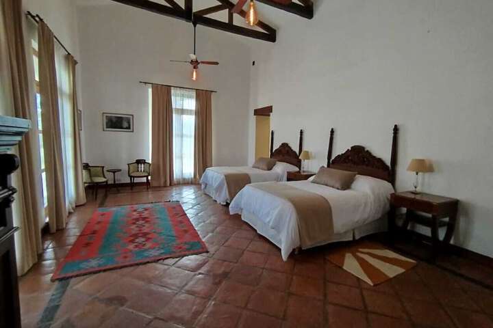Room 15 of 33