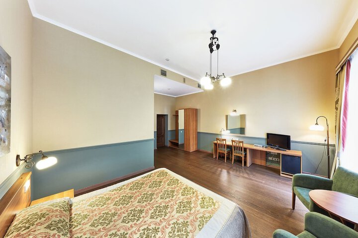 Room 19 of 89
