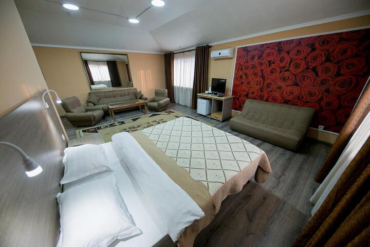 Room 60 of 79