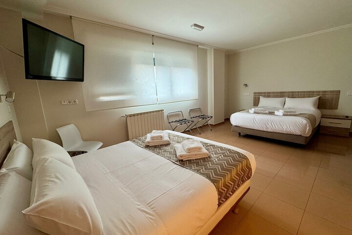 Room 6 of 38