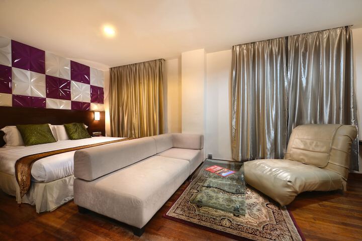 Room 6 of 32