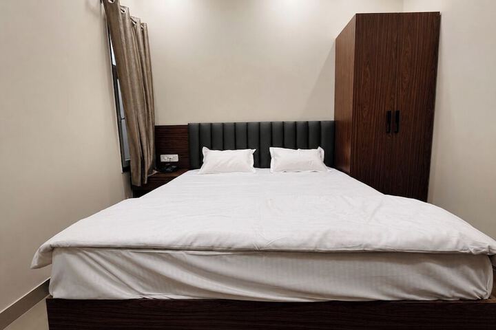 Room 5 of 19