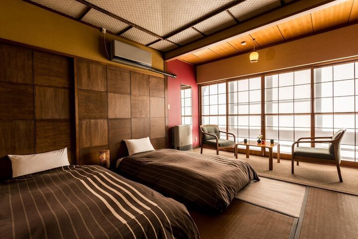 Room 4 of 50
