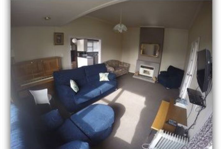Room 11 of 11