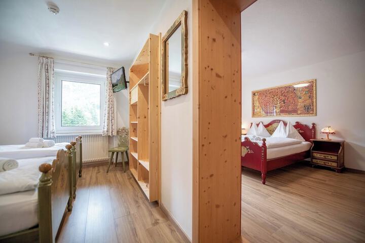Room 4 of 38