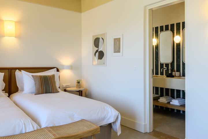 Room 17 of 57
