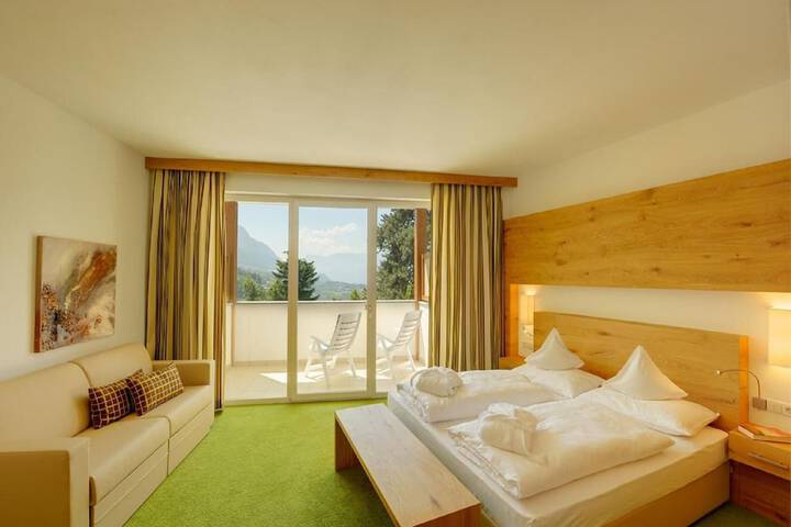 Room 10 of 52