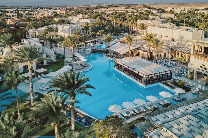 Pools & Facilities