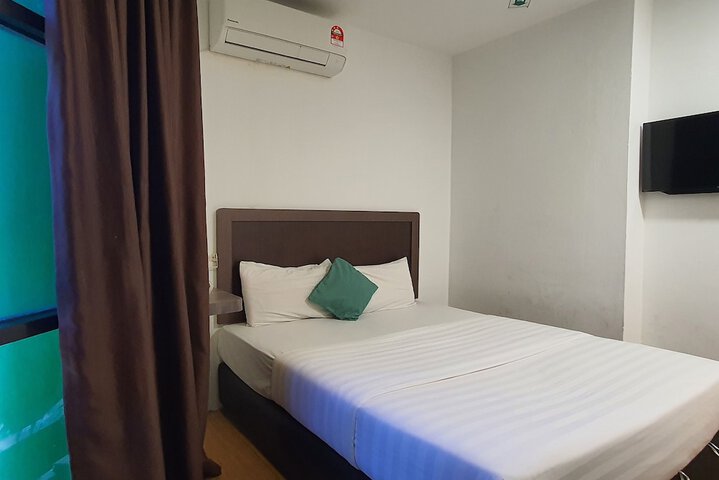 Room 11 of 35