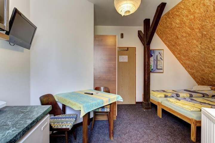 Room 12 of 41