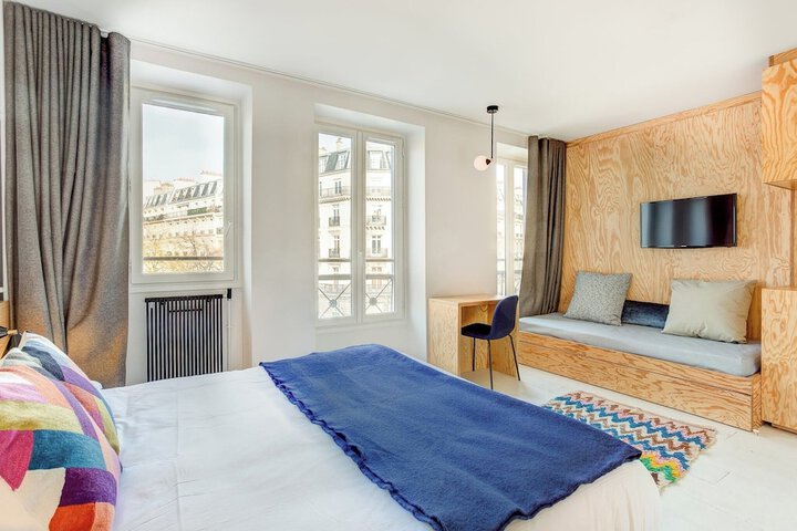 Room 15 of 36