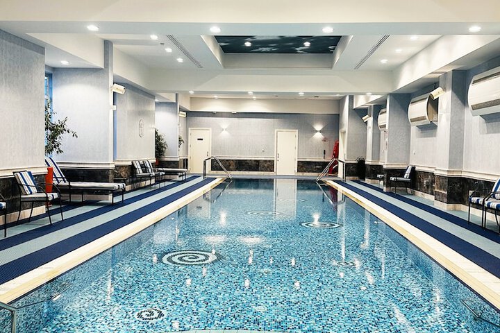 Hotel with Pool