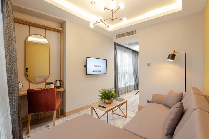 Room 14 of 30