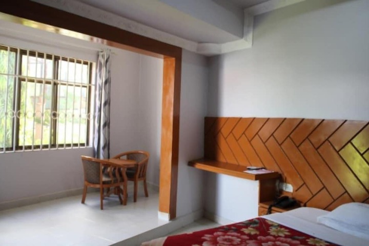 Room 5 of 38