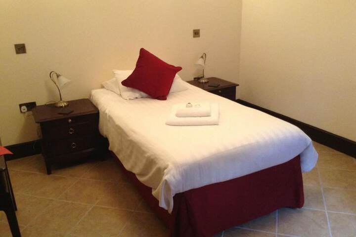 Room 5 of 38