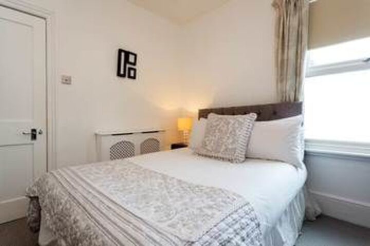 Room 9 of 20
